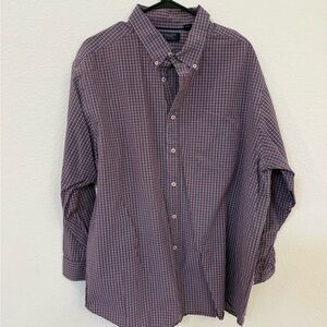 Round tree and Yorke Men's Casual Button-Down Check Shirt in Burgundy and Navy